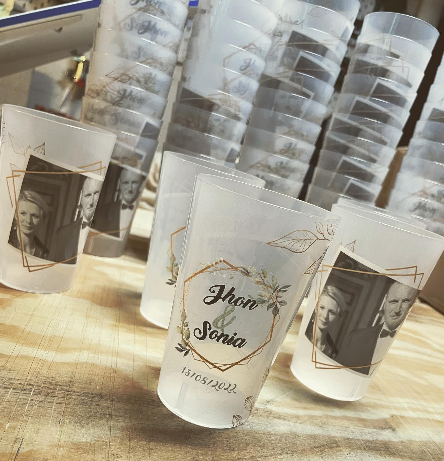 Gobelet réutilisable personnalisé - Ak. Custom Clothting Solutions