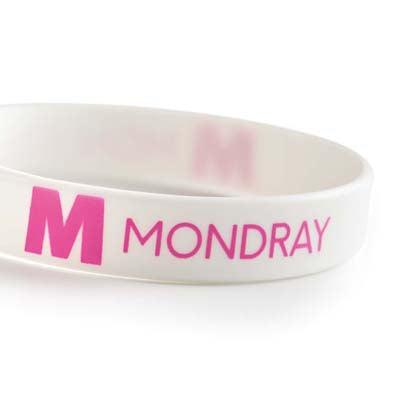 Bracelet en silicone personnalisé - Ak. Custom Clothting Solutions