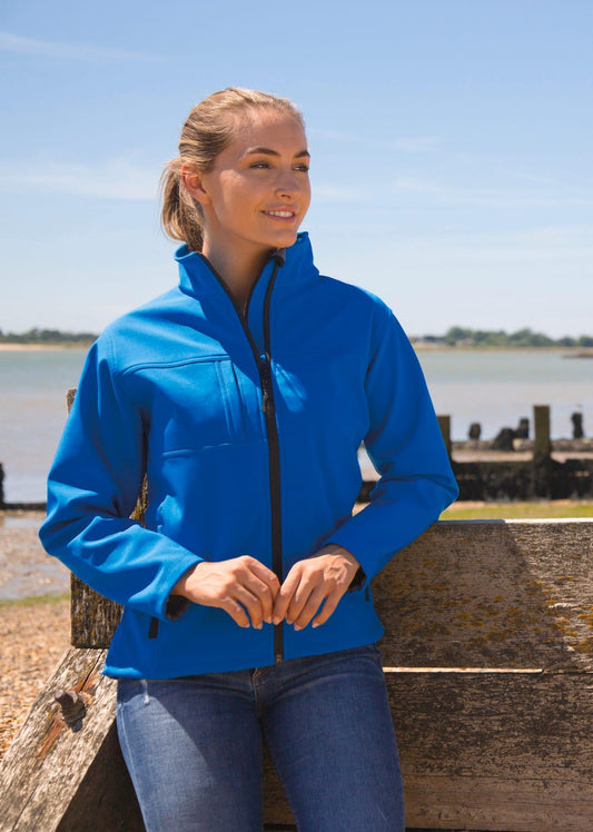 R121F - Veste softshell femme - Ak. Custom Clothting Solutions